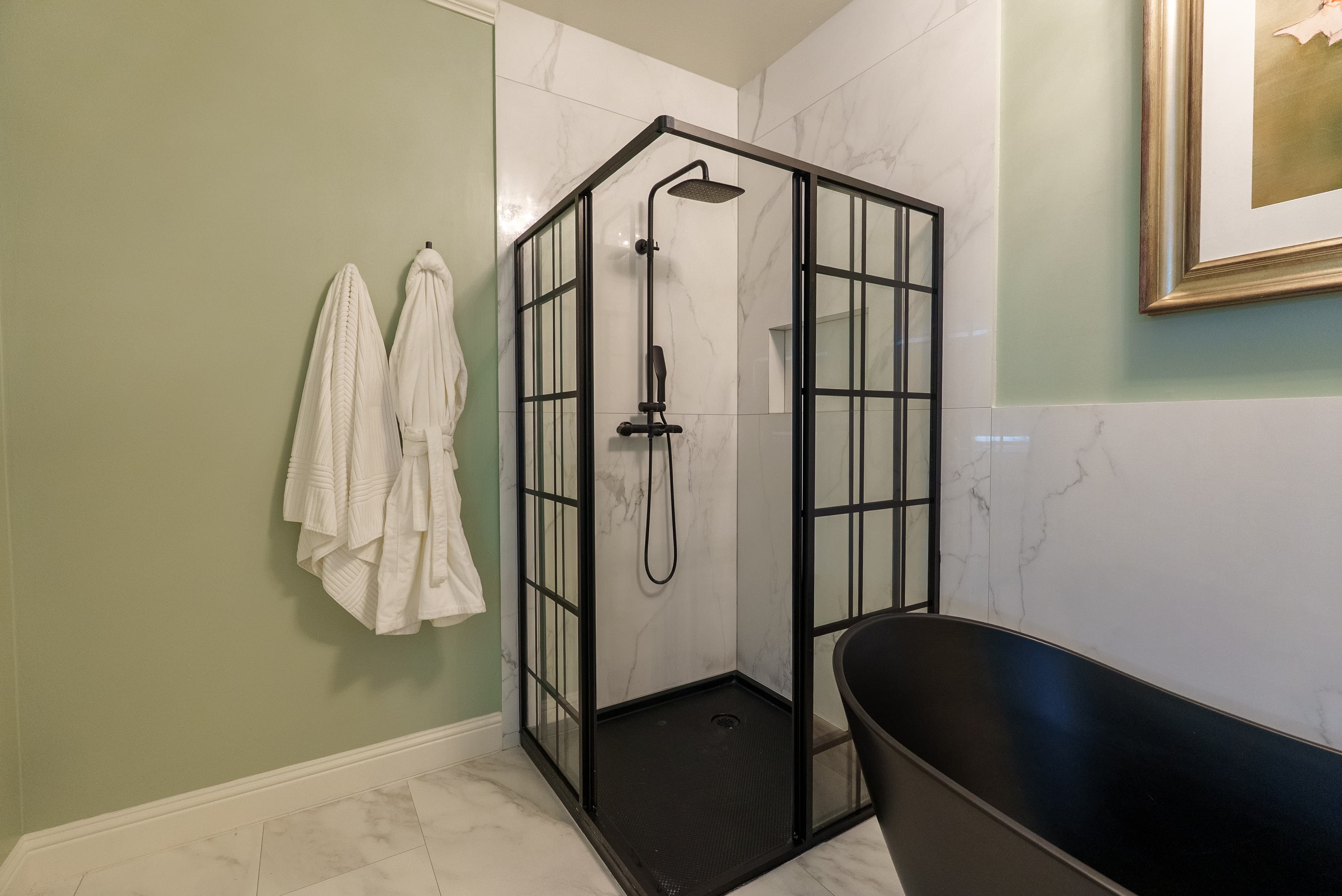 Spring Valley Bathroom - view 3