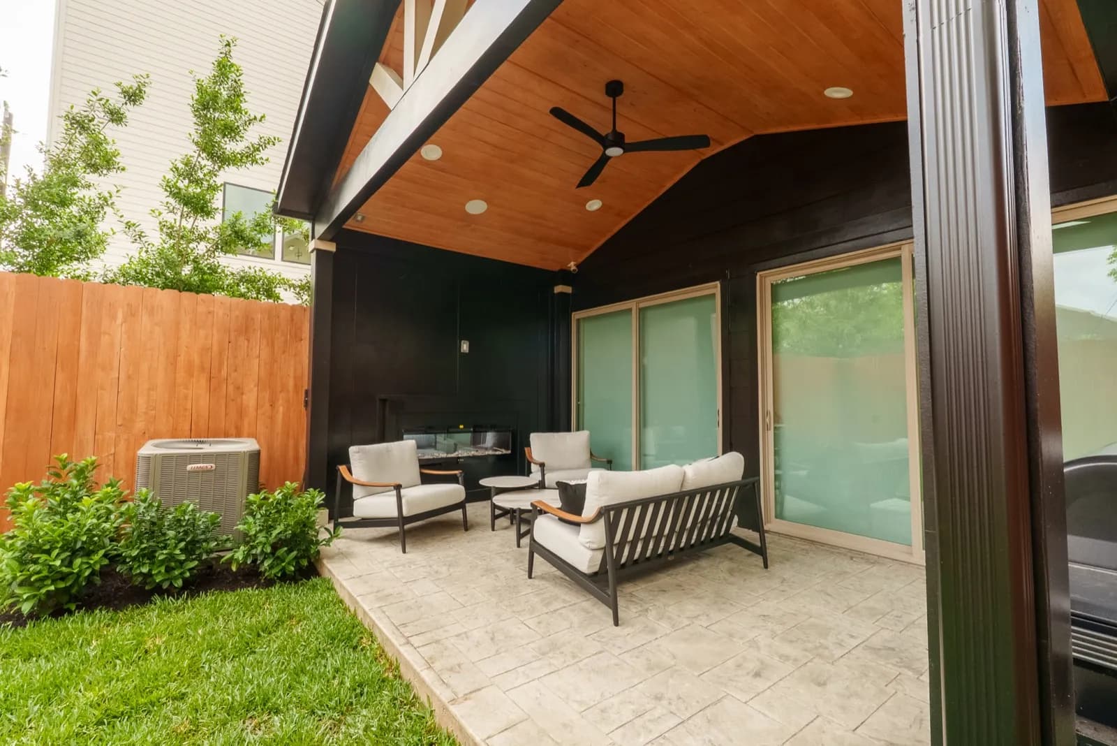 Custom Outdoor Kitchens